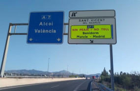 ep archivo   carteles de la liberalizacion del peaje de la ap7 en la circunvalacion de alicante
