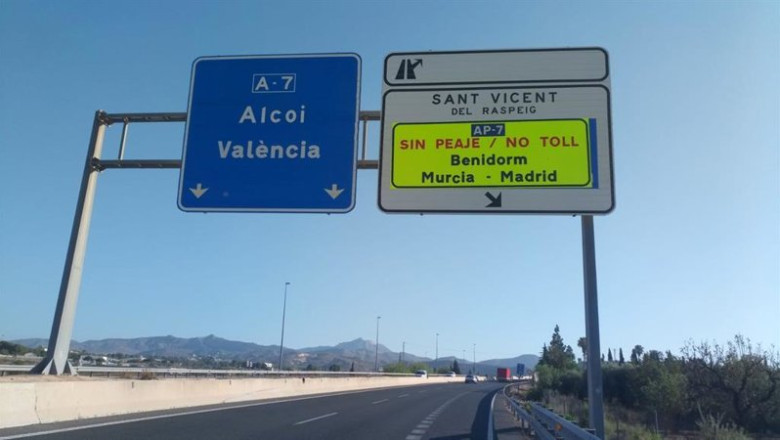 Archivo - Carteles de la liberalización del peaje de la AP7 en la circunvalación de Alicante | SUBDELEGACIÓN GOBIERNO ALICANTE - Archivo ep archivo carteles de la liberalizacion del peaje de la ap7 en la circunvalacion de alicante