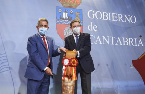 ep archivo   el ministro de agricultura luis planas d y el presidente de cantabria miguel angel