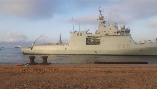 ep buque audaz a su llegada al muelle de crinavis