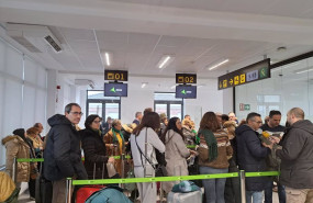 ep el aeropuerto de cordoba atiende su primer vuelo comercial de pasajeros en 15 anos