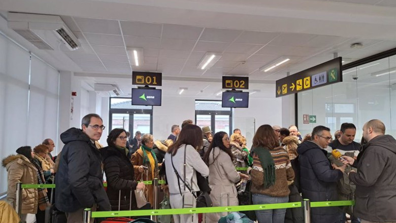 ep el aeropuerto de cordoba atiende su primer vuelo comercial de pasajeros en 15 anos ep el aeropuerto de cordoba atiende su primer vuelo comercial de pasajeros en 15 anos
