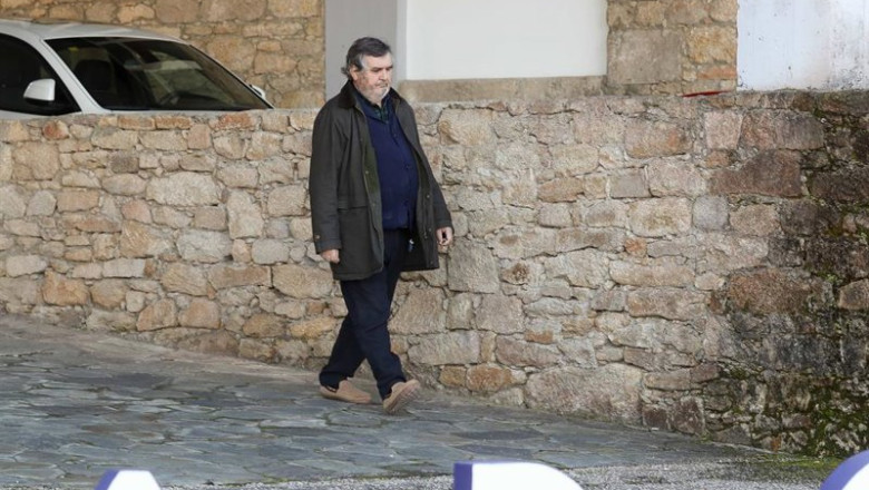 ep el dueno de sargadelos segismundo garcia a su salida de la fabrica a 28 de noviembre de 2025 en