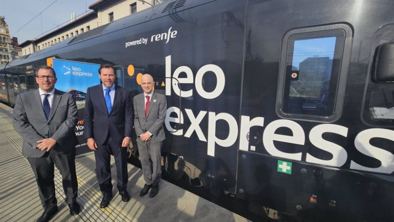 ep el ministro de transportes y movilidad sostenible oscar puente con los directivos de leo express ep el ministro de transportes y movilidad sostenible oscar puente con los directivos de leo express