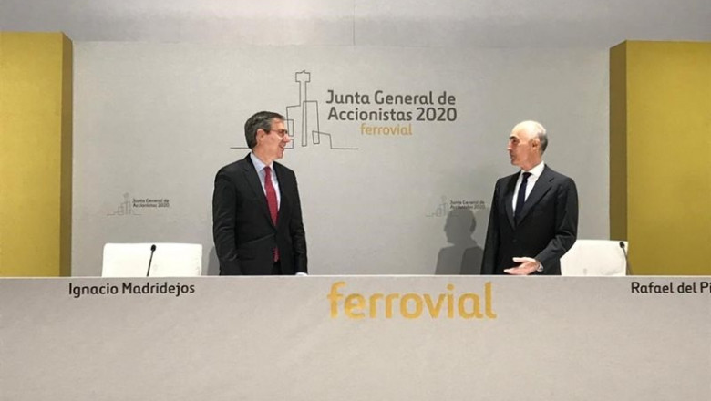 El presidente de Ferrovial, Rafael del Pino, y su consejero delegado, Ignacio Madridejos, ante la junta general de accionistas telemática de la compañía | FERROVIAL ep el presidente de ferrovial rafael del pino y su consejero delegado ignacio madridejos ante la