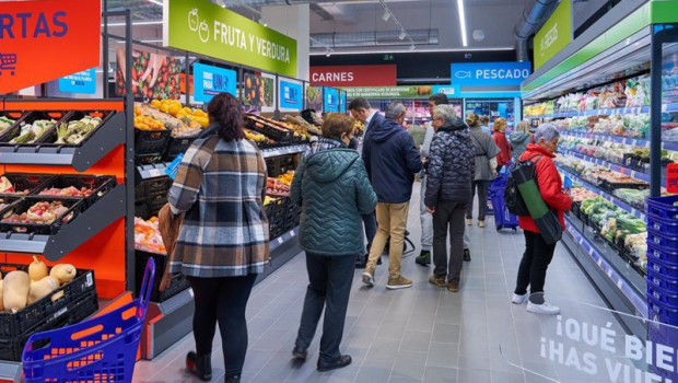 ep gente comprando en un aldi