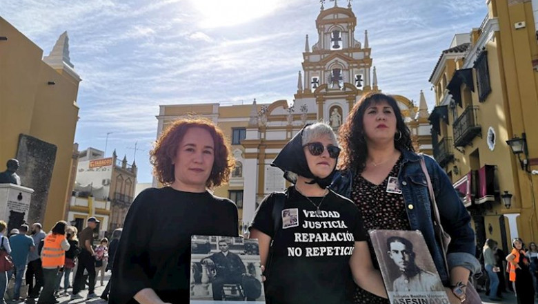 La portavoz de Adelante Andalucía en la Comisión de Cultura y Patrimonio Histórico, Ana Naranjo, (izq) y la edil de Adelante Sevilla Sandra Heredia (dcha) | ADELANTE ep la portavoz de adelante andalucia en la comision de cultura y patrimonio historico ana naranjo