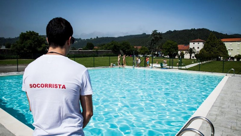 Piscina de Solórzano con socorrista | AYUNTAMIENTO - Archivo ep piscina de solorzano con socorrista