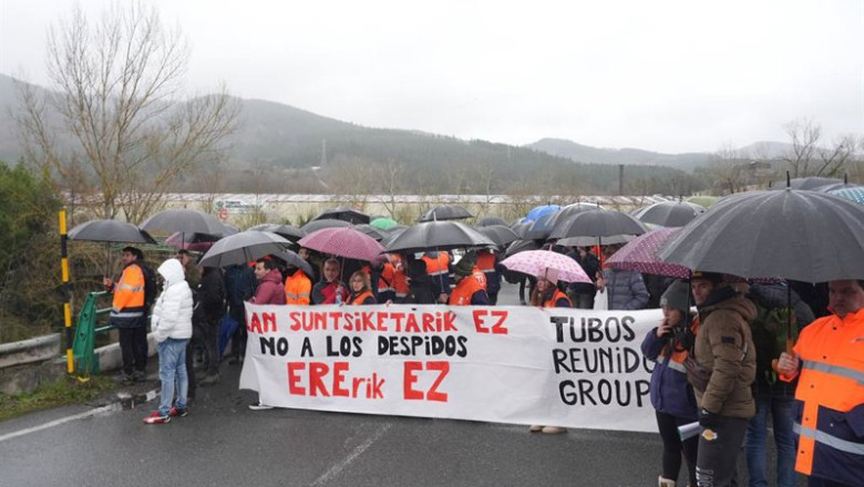 Trabajadores de la plantilla de Tubos Reunidos se manifiestan el pasado 13 de febrero. | Iñaki Berasaluce - Europa Press ep trabajadores de la plantilla de tubos reunidos se manifiestan el pasado 13 de febrero