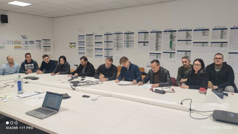 ep ugt y la direccion de ford firman el acuerdo para aplicar el mecanismo red en la fabrica de ep ugt y la direccion de ford firman el acuerdo para aplicar el mecanismo red en la fabrica de