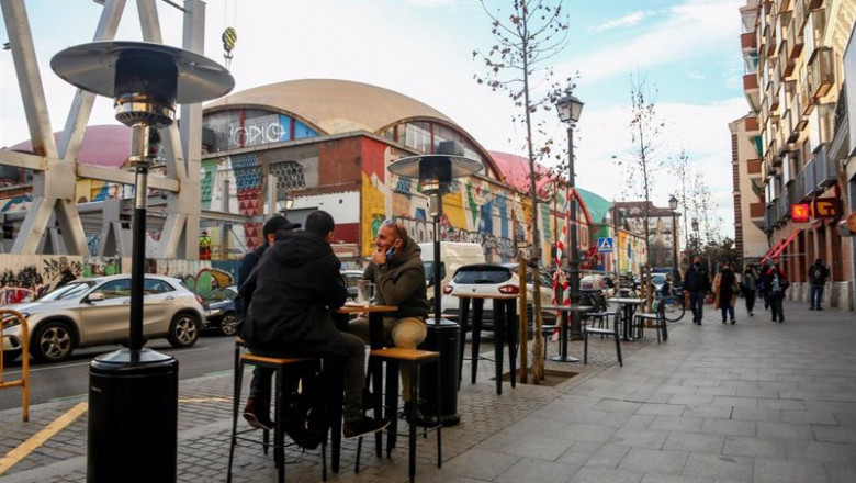 Varias mesas en una terraza del distrito de La Latina en Madrid. | Ricardo Rubio - Europa Press ep varias mesas en una terraza del distrito de la latina en madrid