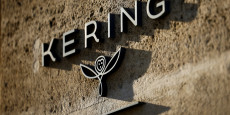 le logo du groupe de luxe francais kering est visible au siege de kering a paris 