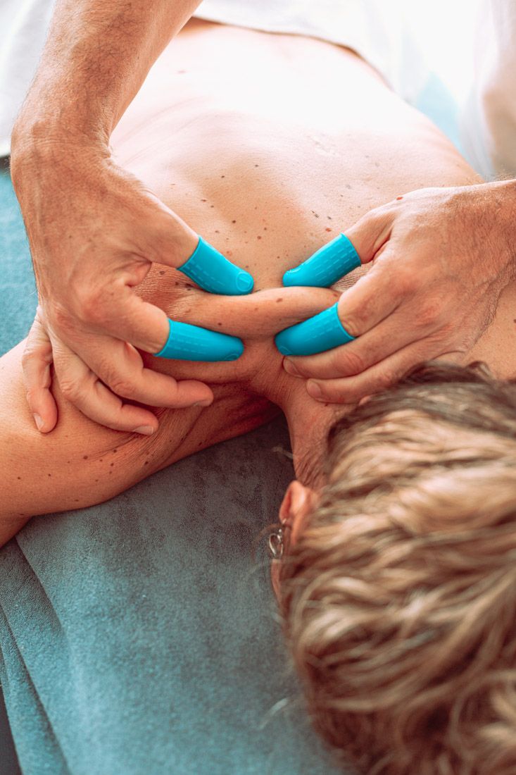 1637151558 thimblexmasaje hombro juan reque 2