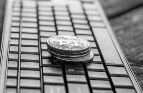 bitcoin-560x374 bitcoin-560x374