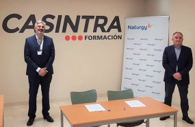 ep alberto fariza responsable de proyectos de movilidad de naturgy y francisco javier alvarez