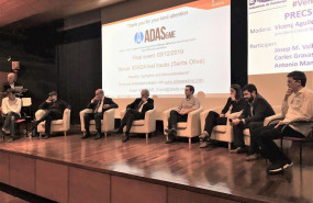 ep anna martinez tercera por la derecha en el ii foro del vehiculo autonomo organizado por la