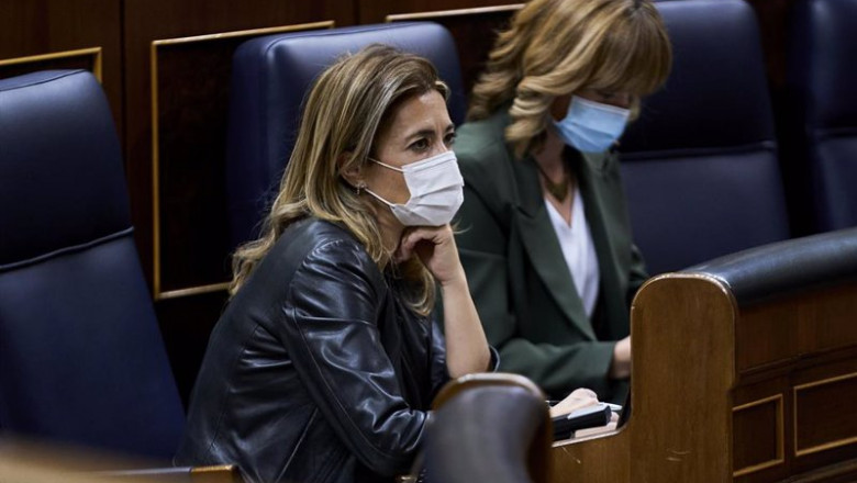 Archivo - La ministra de Transportes, Movilidad y Agenda Urbana, Raquel Sánchez (i) y la ministra de Educación, Pilar Alegría, en una sesión plenaria en el Congreso | A. Pérez Meca - Europa Press - Archivo ep archivo la ministra de transportes movilidad y agenda urbana raquel sanchez i y la ministra de