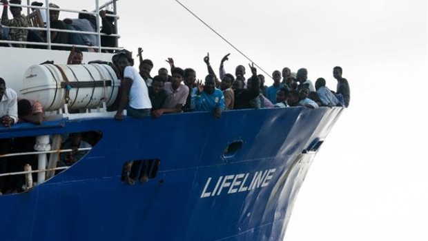 ep barcorescatela ong alemana mission lifeline