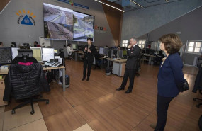 ep el lehendakari inigo urkullu visita el call center de txurdinaga