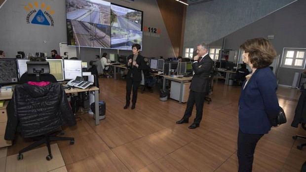 ep el lehendakari inigo urkullu visita el call center de txurdinaga