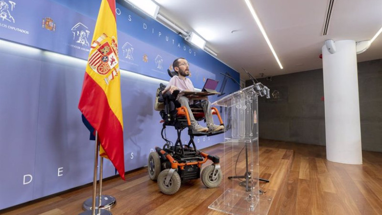 ep el portavoz de unidas podemos en el congreso pablo echenque durante una rueda de prensa anterior ep el portavoz de unidas podemos en el congreso pablo echenque durante una rueda de prensa anterior