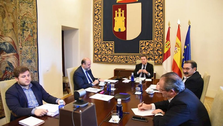 El presidente de Castilla-La Mancha, Emiliano García-Page, participa en la videoconferencia de presidentes autonómicos con Pedro Sánchez. | JCCM ep el presidente de castilla-la mancha emiliano garcia-page participa en la videoconferencia de