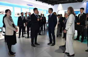 ep el presidente del gobierno pedro sanchez visita la exposicion tecnologica del campus de xiaomi