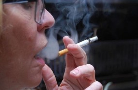 ep fumar fumando tabaco cigarro cigarrillo gafas