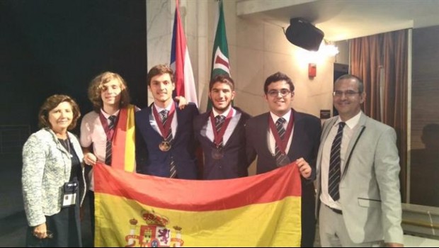 ep la delegacion espanola participantela olimpiada iberoamericanafisica