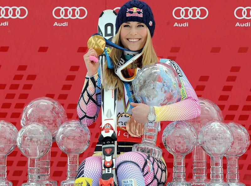 ep la esquiadora estadounidense lindsey vonn con los globos de cristal que ha ganado en su carrera