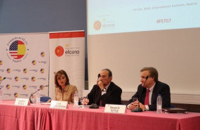 ep la secretaria de estado de seguridad ana maria botella junto al presidente del real instituto