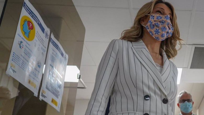 La vicepresidenta segunda y ministra de Trabajo y Economía Social, Yolanda Díaz, durante la visita el Centro Nacional de Medios de Protección (CNMP), que forma parte del Instituto Nacional de Seguridad y Salud en el Trabajo (INSST) a 03 de marzo del 2021 | Eduardo Briones - Europa Press ep la vicepresidenta segunda y ministra de trabajo y economia social yolanda diaz durante la visita