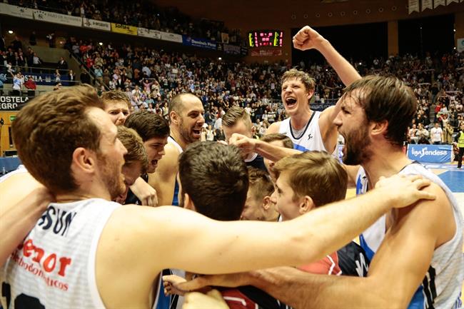 El Obradoiro le da de su propia medicina al Real Madrid | ACB MEDIA ep obradoirodasu propia medicinareal madrid