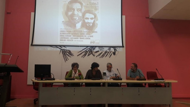 Pedro Pastor y representantes de la asociación de vecinos Osa Mayor de Aravaca y de la Asociación Cultural Rosa de Luxemburgo de Aravaca presentan la movilización de apoyo a Pedro y Luis Pastor tras la cancelación de su concierto en las fiestas | EUROPA PRESS ep pedro pastor y representantes de la asociacion de vecinos osa mayor de aravaca y de la asociacion