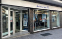 ep puerta de entrada a una de las sucursales de deutsche bank en madrid