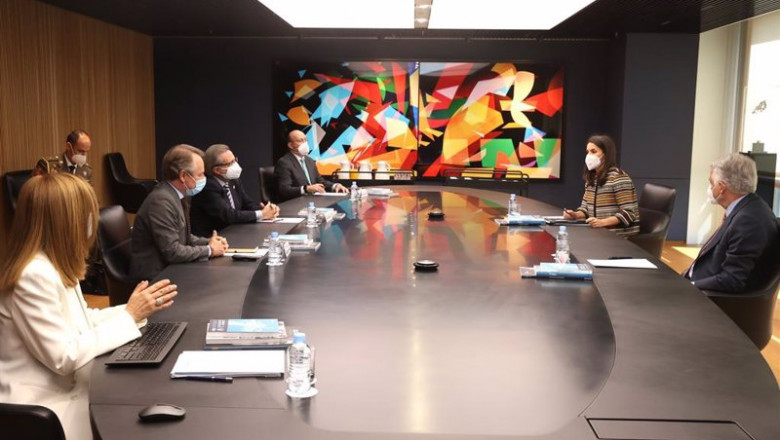 S.M. La Reina ha presidido este 7 de abril una reunión de trabajo con los responsables de la Fundación Mutua Madrileña para conocer sus ámbitos de actuación y los proyectos sociales que desarrolla. | JOSE JIMENEZ ep sm la reina ha presidido este 7 de abril una reunion de trabajo con los responsables de la