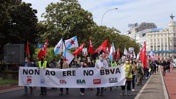 ep trabajadores de bbva protestan por el ere el 26 de mayo de 2021