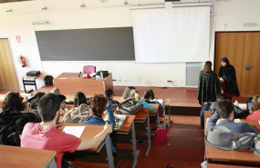 ep una profesora de la universidad de toledo durante una clase