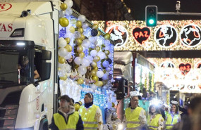 ep varias personas durante la cabalgata de reyes en el distrito de carabanchel a 4 de enero de 2026