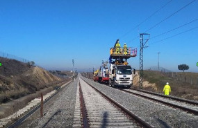 ep archivo   adif av adjudica las obras de renovacion de traviesas en la lav madrid sevilla