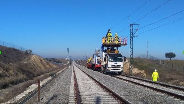 ep archivo   adif av adjudica las obras de renovacion de traviesas en la lav madrid sevilla