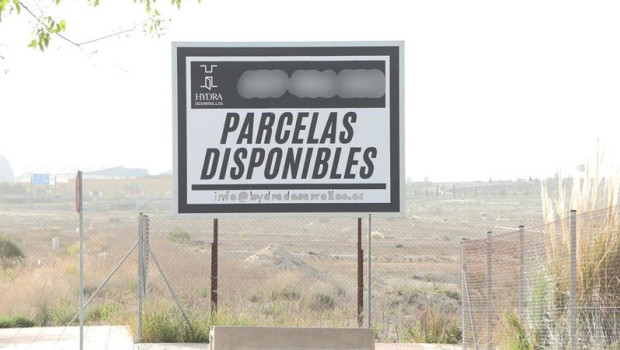 ep archivo   cartel de venta de parecelas para nueva construccion