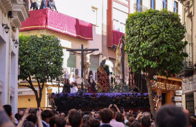 ep archivo   la hermandad de la carreteria avanza hacia la santa iglesia catedral el viernes santo a