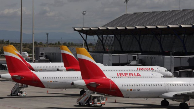ep archivo   varios aviones de iberia aparcados en el aeropuerto de madrid barajas adolfo suarez