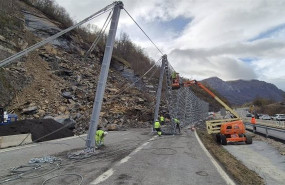 ep colocacion de la barrera dinamica para proteger el desvio provisional de la ap 66