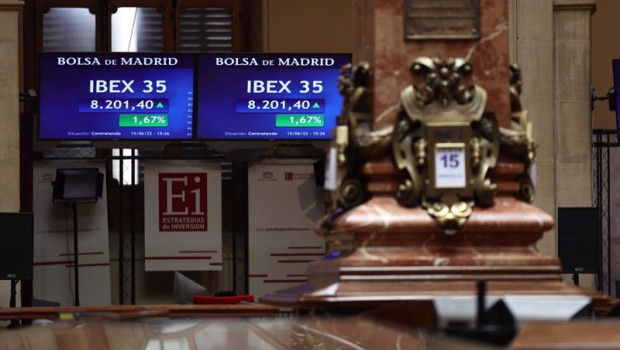 ep dos paneles del ibex 35 en el palacio de la bolsa de madrid a 15 de junio de 2022 en madrid