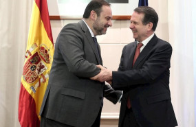 ep el ministro de transportes movilidad y agenda urbana jose luis abalos saluda al presidente de la