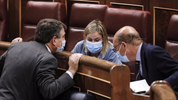 ep el portavoz del pnv en el congreso de los diputados aitor esteban habla con sus companeros de