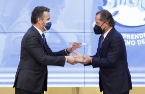 ep el presidente de abanca juan carlos escotet rodriguez recibe el premio finanzas para todos que