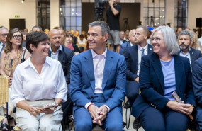 ep el presidente del gobierno pedro sanchez acompanado por la ministra de vivienda isabel rodriguez